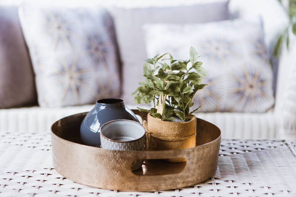 outdoor styling-details foliage with pottery