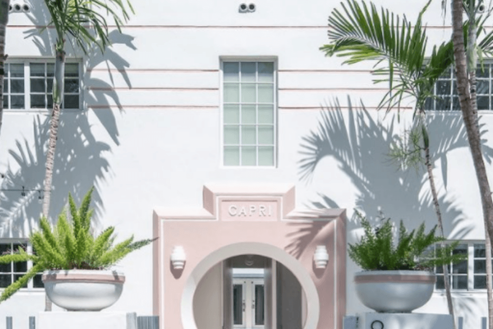 Thinking of opting for Miami Beach interior design? It’s not for the faint-hearted, but well worth a try! Read on for my top tips on Miami Beach styling.